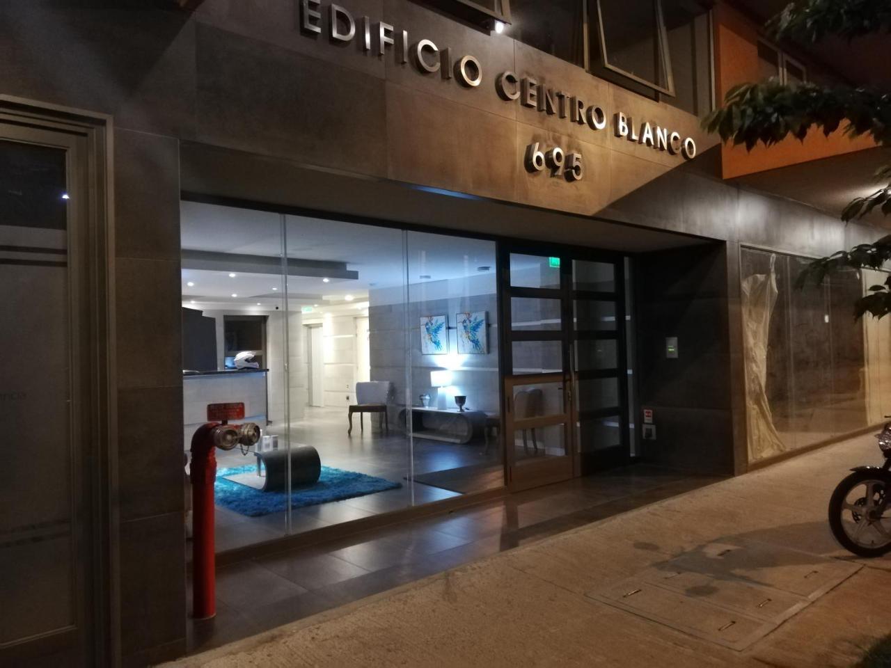 Depto Estudio 1811 Edificio Centro Blanco Con Estacionamiento Temuco Eksteriør bilde